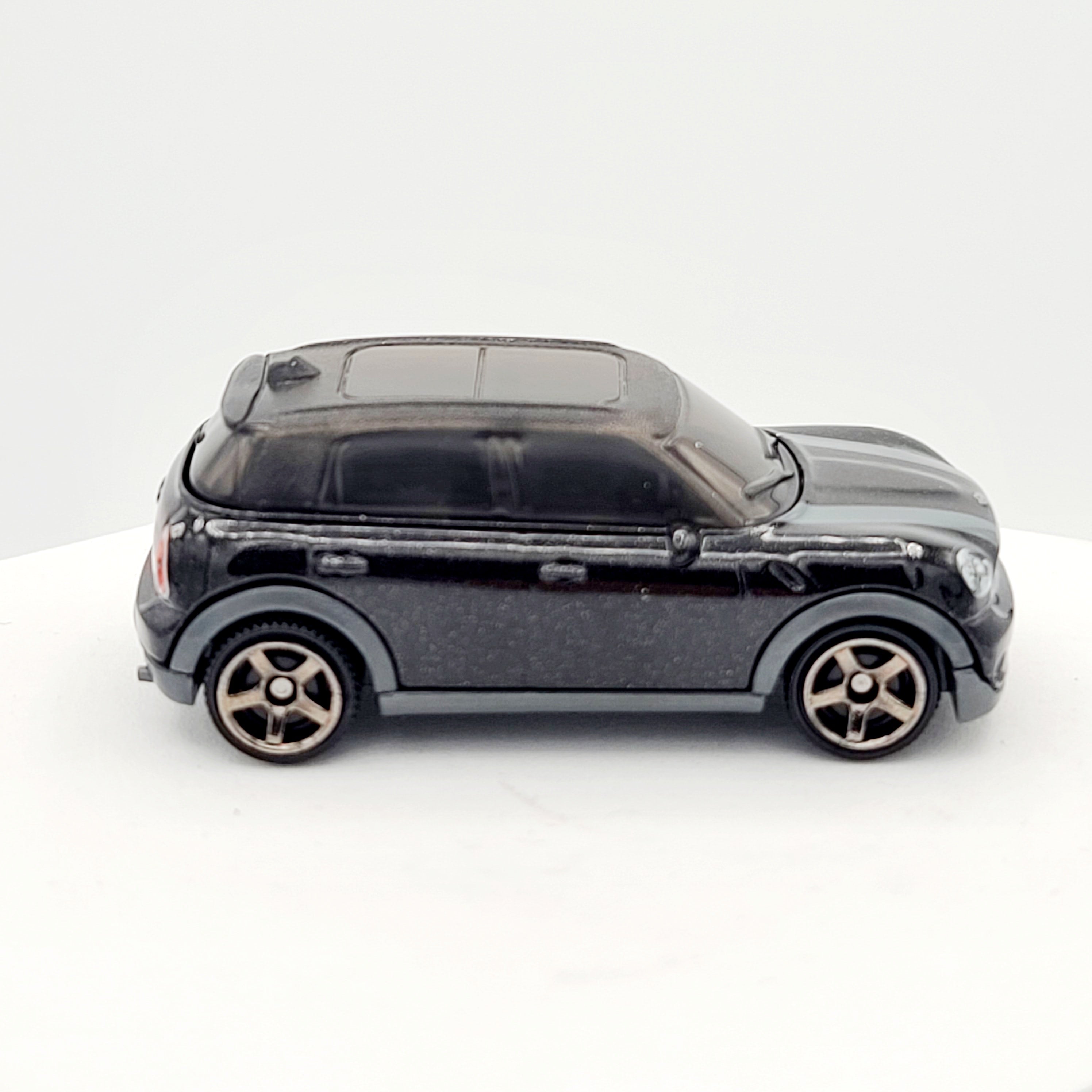 Matchbox '11 MINI Cooper Countyman (2023 MBX 5 Pack Exclusive - Wagons II)